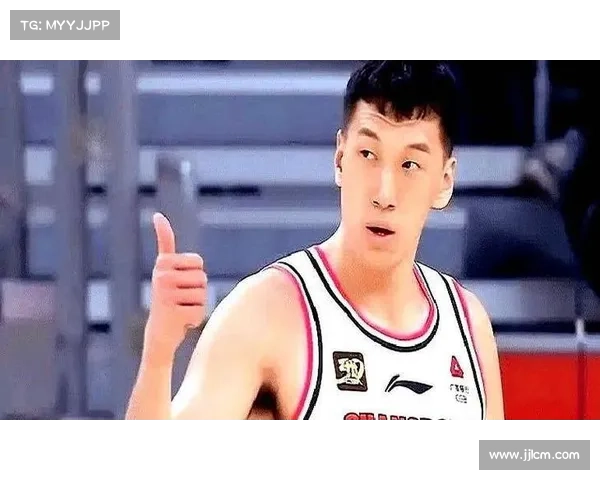 广东宏远球员假期加练杜润旺杨溢专注提升个人技艺展现拼搏精神 广东宏远球员假期加练杜润旺杨溢专注提升个人技艺展现拼搏精神